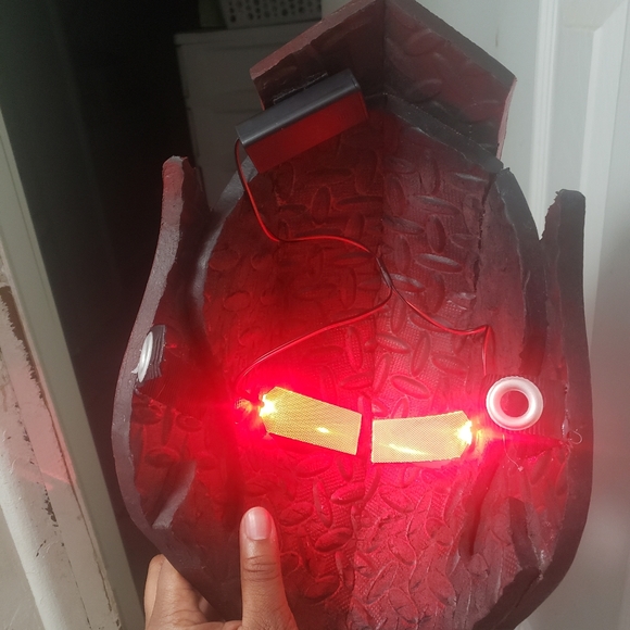 Red Lantern Cosplay Costume - Picture 3 of 8